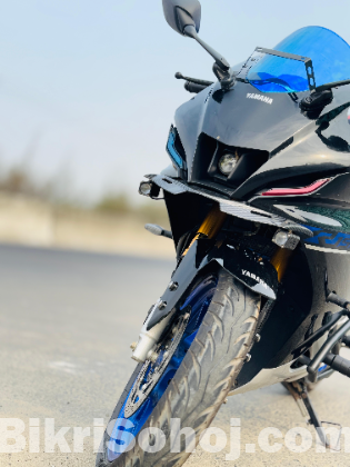 Yamaha R15M BS7 Carbon